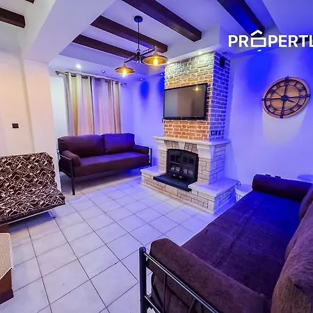 Sivas Deluxe House * Nea Kallikrateia